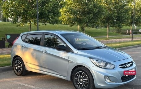 Hyundai Solaris II рестайлинг, 2012 год, 750 000 рублей, 2 фотография