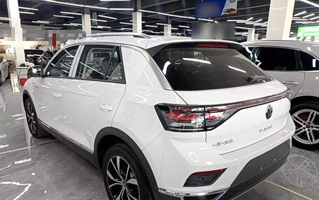 Volkswagen T-Roc I, 2025 год, 1 900 000 рублей, 7 фотография