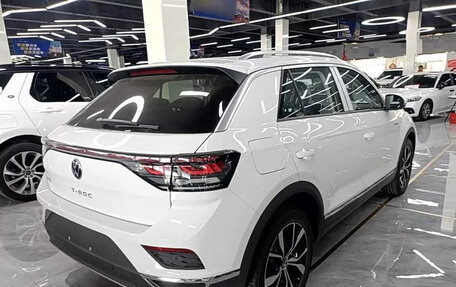 Volkswagen T-Roc I, 2025 год, 1 900 000 рублей, 6 фотография