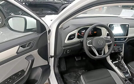 Volkswagen T-Roc I, 2025 год, 1 900 000 рублей, 12 фотография