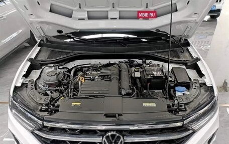 Volkswagen T-Roc I, 2025 год, 1 900 000 рублей, 22 фотография