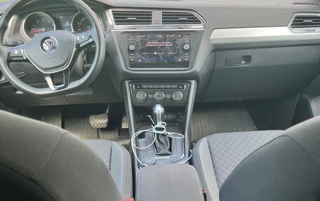 Volkswagen Tiguan II, 2017 год, 2 480 000 рублей, 6 фотография