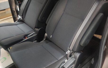 Toyota Noah III, 2014 год, 1 900 000 рублей, 18 фотография