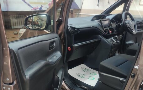 Toyota Noah III, 2014 год, 1 900 000 рублей, 11 фотография