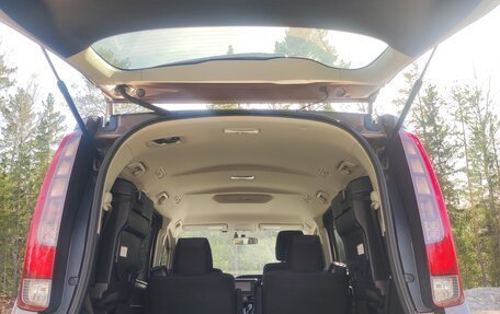 Toyota Noah III, 2014 год, 1 900 000 рублей, 23 фотография