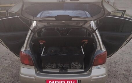 Toyota Vitz, 2002 год, 400 000 рублей, 8 фотография