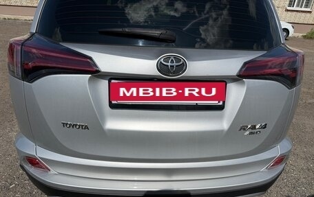 Toyota RAV4, 2019 год, 2 600 000 рублей, 2 фотография