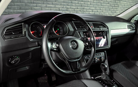 Volkswagen Tiguan II, 2018 год, 2 580 000 рублей, 12 фотография
