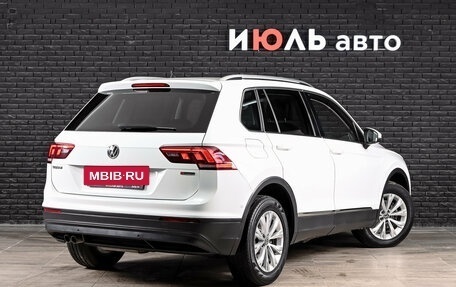 Volkswagen Tiguan II, 2018 год, 2 580 000 рублей, 4 фотография