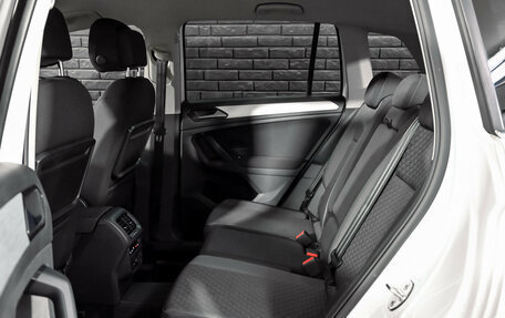 Volkswagen Tiguan II, 2018 год, 2 580 000 рублей, 23 фотография