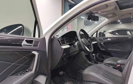 Volkswagen Tiguan II, 2023 год, 2 100 000 рублей, 8 фотография