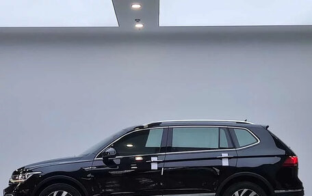Volkswagen Tiguan II, 2023 год, 2 100 000 рублей, 5 фотография