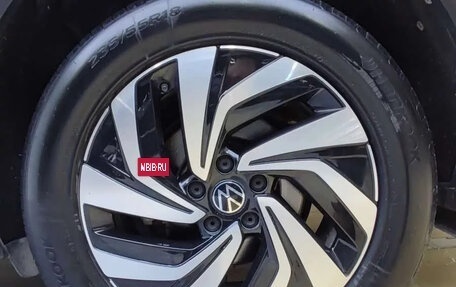 Volkswagen Tiguan II, 2023 год, 2 100 000 рублей, 18 фотография