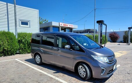 Honda Stepwgn IV, 2018 год, 1 790 000 рублей, 2 фотография
