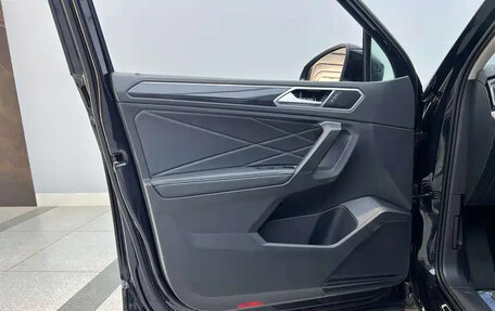 Volkswagen Tiguan II, 2023 год, 2 100 000 рублей, 17 фотография