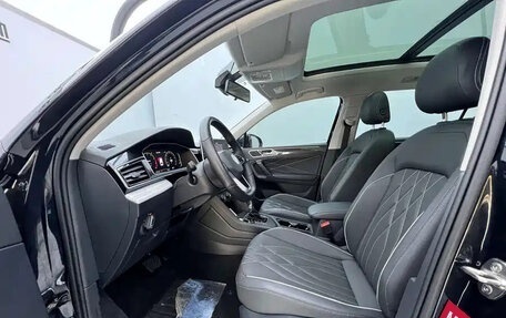 Volkswagen Tiguan II, 2023 год, 2 100 000 рублей, 12 фотография