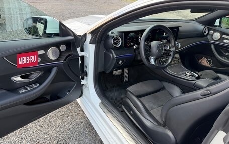 Mercedes-Benz E-Класс, 2021 год, 5 500 000 рублей, 6 фотография