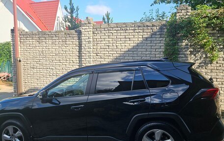Toyota RAV4, 2021 год, 2 495 000 рублей, 3 фотография