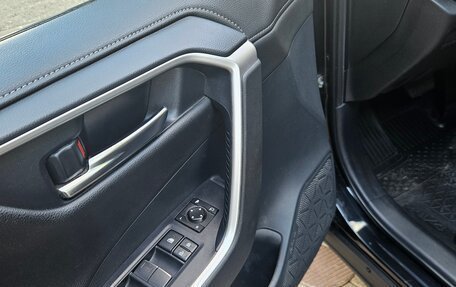 Toyota RAV4, 2021 год, 2 495 000 рублей, 7 фотография