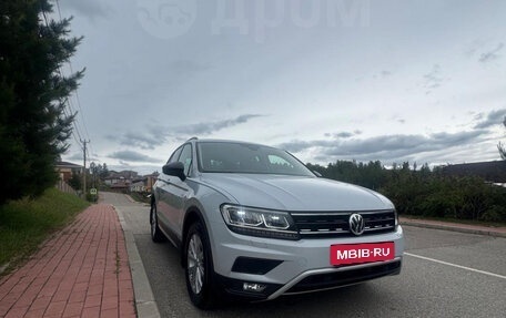 Volkswagen Tiguan II, 2019 год, 3 100 000 рублей, 2 фотография