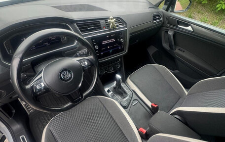 Volkswagen Tiguan II, 2019 год, 3 100 000 рублей, 14 фотография