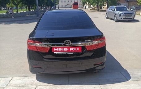 Toyota Camry, 2014 год, 1 700 000 рублей, 4 фотография