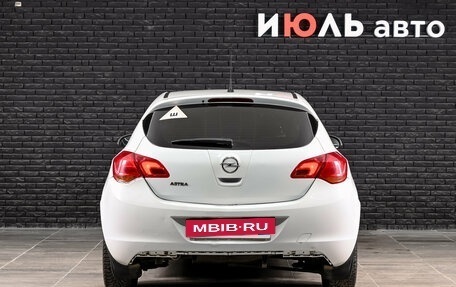 Opel Astra J, 2011 год, 620 000 рублей, 2 фотография