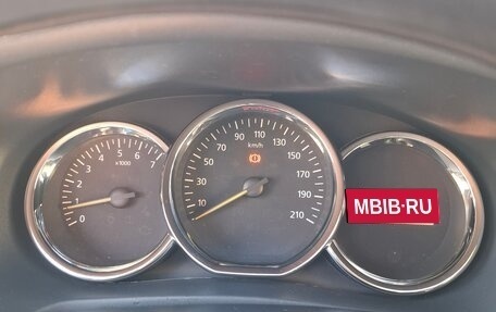 Renault Logan II, 2015 год, 650 000 рублей, 14 фотография