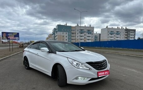 Hyundai Sonata VI, 2010 год, 940 000 рублей, 1 фотография