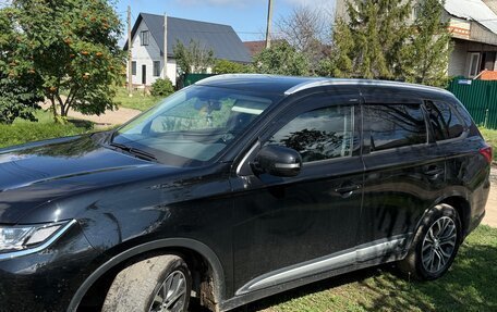 Mitsubishi Outlander III рестайлинг 3, 2018 год, 2 190 000 рублей, 4 фотография