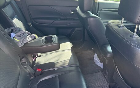 Mitsubishi Outlander III рестайлинг 3, 2018 год, 2 190 000 рублей, 7 фотография