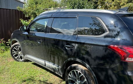 Mitsubishi Outlander III рестайлинг 3, 2018 год, 2 190 000 рублей, 5 фотография
