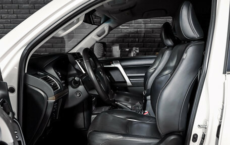 Toyota Land Cruiser Prado 150 рестайлинг 2, 2019 год, 5 700 000 рублей, 10 фотография