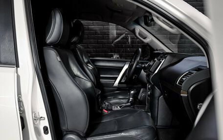 Toyota Land Cruiser Prado 150 рестайлинг 2, 2019 год, 5 700 000 рублей, 11 фотография