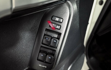Toyota Land Cruiser Prado 150 рестайлинг 2, 2019 год, 5 700 000 рублей, 13 фотография