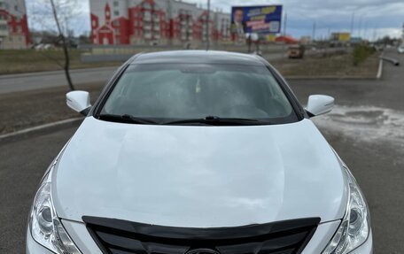 Hyundai Sonata VI, 2010 год, 940 000 рублей, 3 фотография