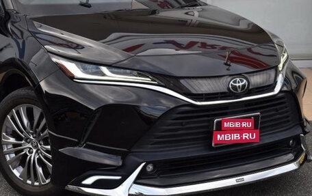 Toyota Harrier, 2022 год, 3 330 000 рублей, 2 фотография