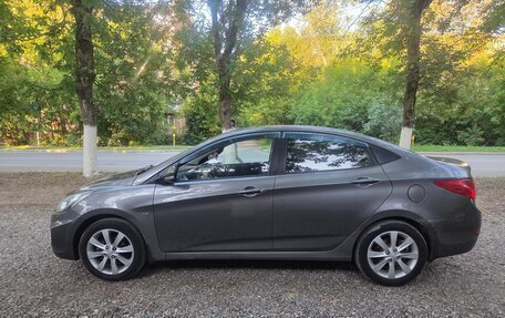Hyundai Solaris II рестайлинг, 2011 год, 650 000 рублей, 3 фотография