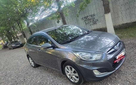 Hyundai Solaris II рестайлинг, 2011 год, 650 000 рублей, 8 фотография