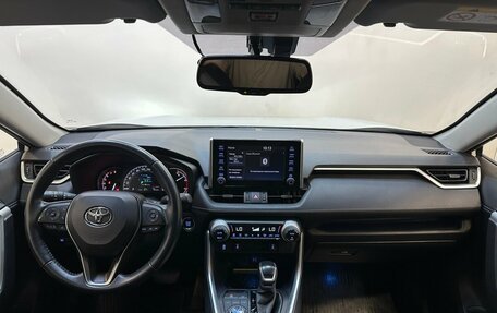 Toyota RAV4, 2020 год, 3 250 000 рублей, 5 фотография