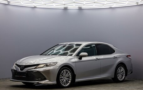 Toyota Camry, 2019 год, 2 345 000 рублей, 1 фотография