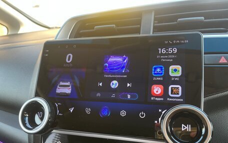 Honda Fit III, 2018 год, 1 300 000 рублей, 17 фотография