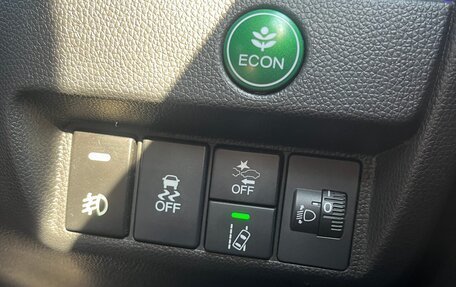Honda Fit III, 2018 год, 1 300 000 рублей, 19 фотография