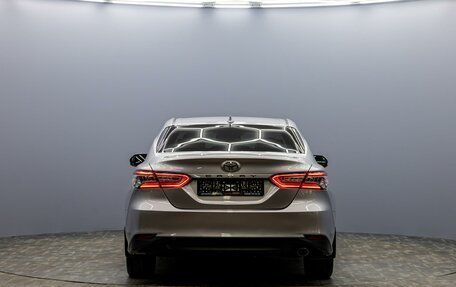 Toyota Camry, 2019 год, 2 345 000 рублей, 5 фотография