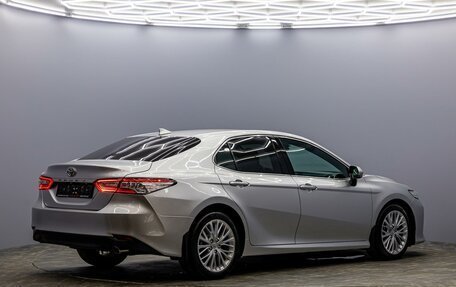 Toyota Camry, 2019 год, 2 345 000 рублей, 6 фотография