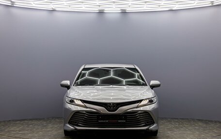 Toyota Camry, 2019 год, 2 345 000 рублей, 2 фотография
