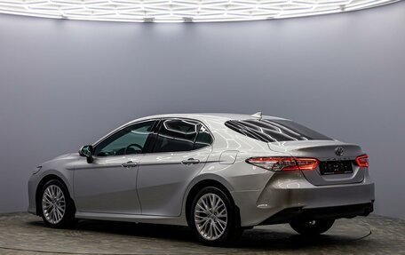 Toyota Camry, 2019 год, 2 345 000 рублей, 4 фотография