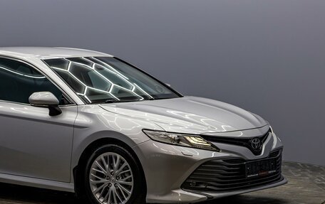 Toyota Camry, 2019 год, 2 345 000 рублей, 9 фотография