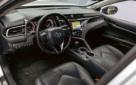 Toyota Camry, 2019 год, 2 345 000 рублей, 13 фотография