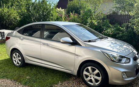 Hyundai Solaris II рестайлинг, 2011 год, 670 000 рублей, 9 фотография